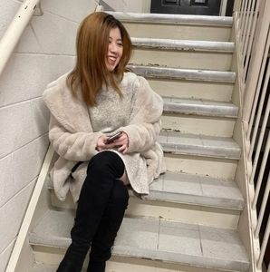 Meet You Posher, Alexandra